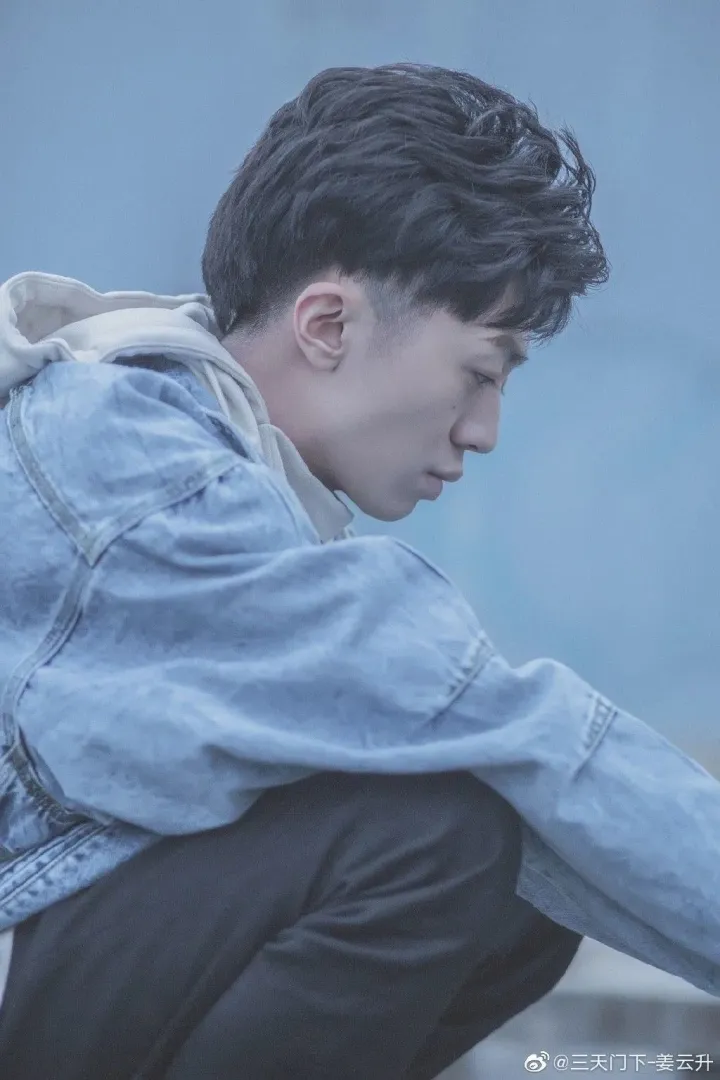 姜云升火了，他的这段经历也是时候扒出来说说了（姜云升昨晚他送了我玫瑰花）