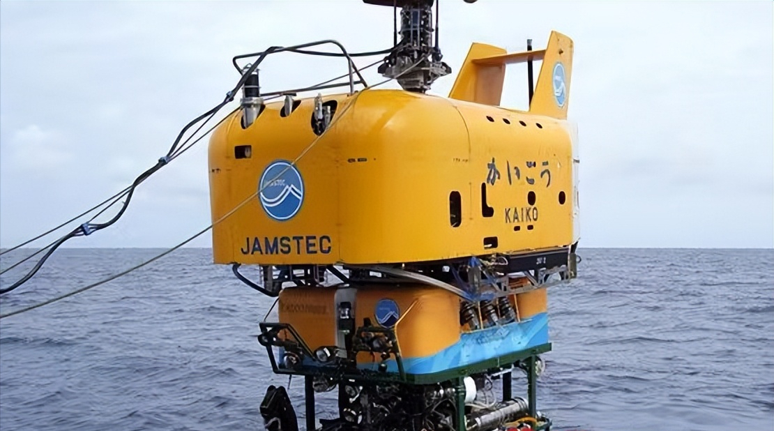 日本8336米深海发现怪鱼，一离水就“融化”，是核废水害的吗？（日本怪鱼视频）