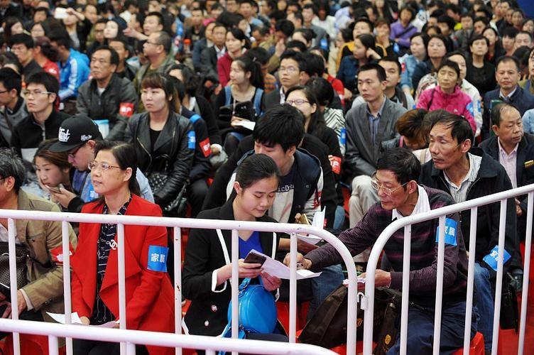 韩国房价跌穿，有区域成交量暴跌70%，大量房东还不起钱紧急出逃