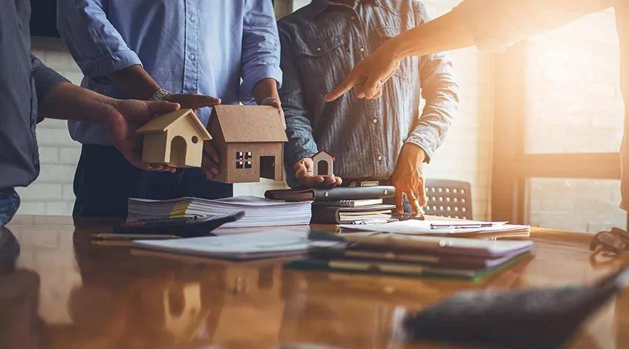 韩国房价跌穿，有区域成交量暴跌70%，大量房东还不起钱紧急出逃