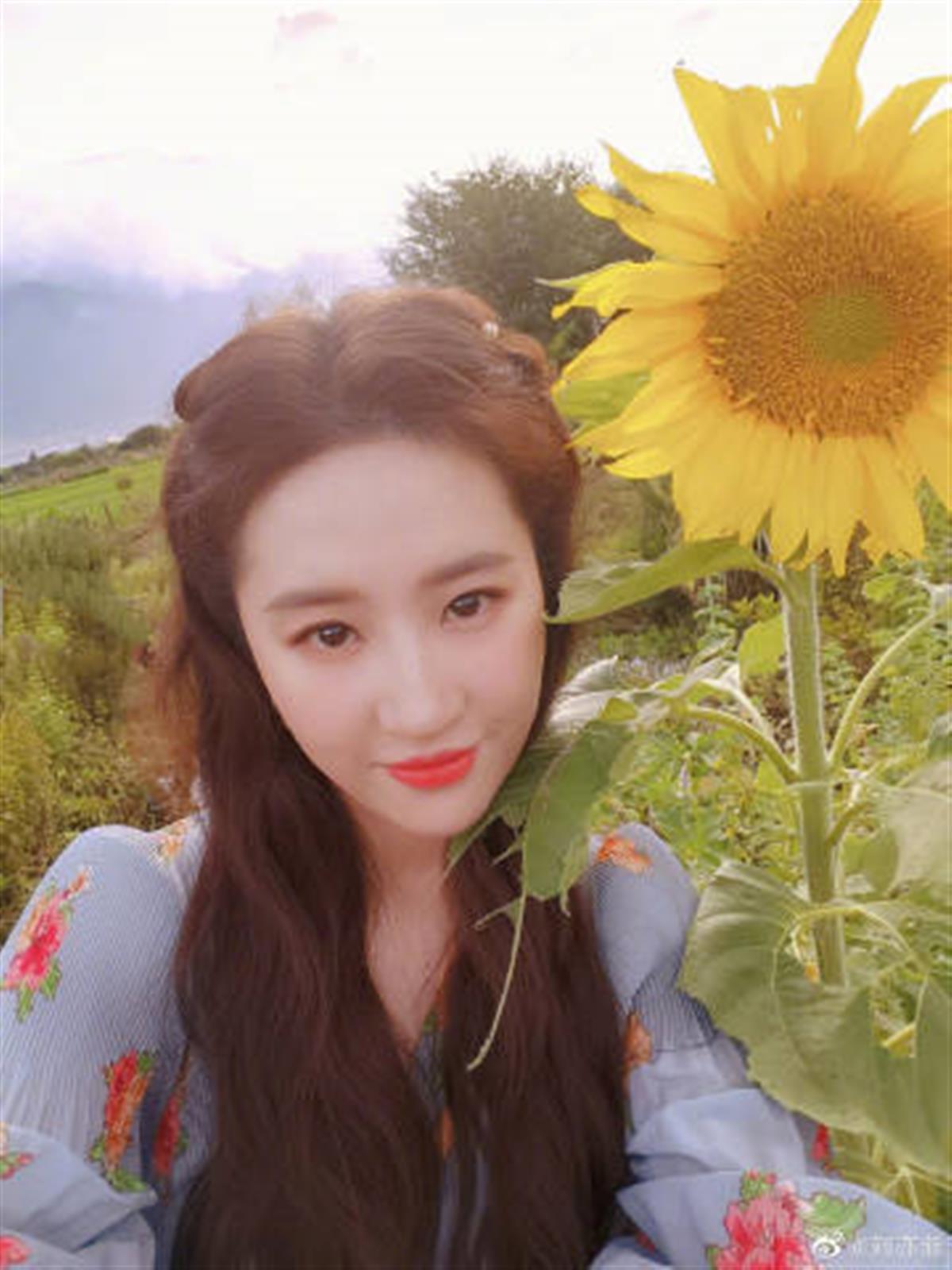 刘亦菲自曝曾被韩国女生霸凌，不要沉默，像她一样勇敢反抗！-刘亦菲韩国cosmo