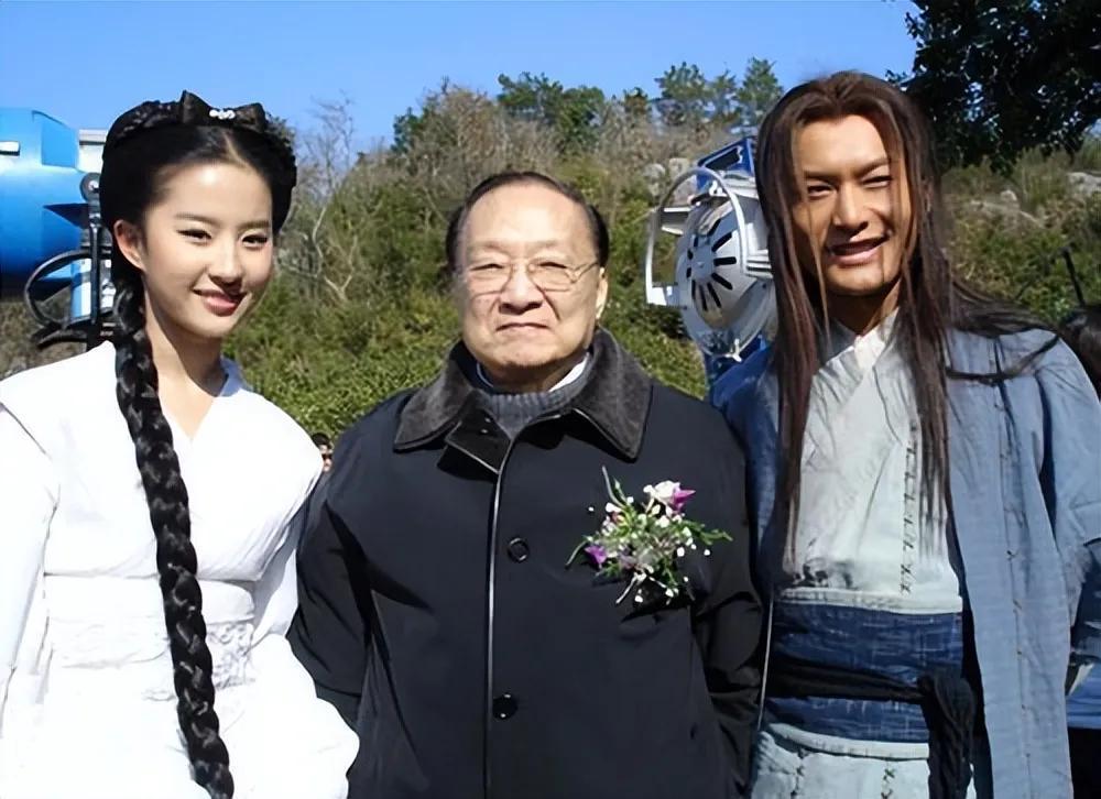 被韩国女生霸凌！刘亦菲爆过往经历表示：在美国，想维护祖国尊严-韩国媒体报道刘亦菲家世的视频是真的吗