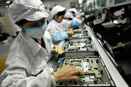 工厂里50岁以上的老员工被开除, 不到3天, 老板就后悔了（工厂辞退50岁以上女工）