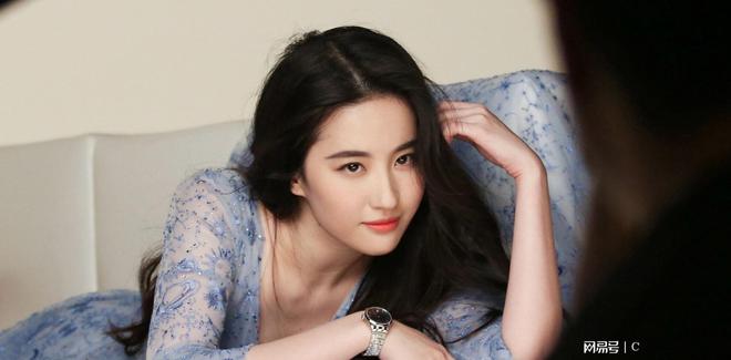 刘亦菲曾在韩国遭校园霸凌, 背后原因令人愤怒, 勇敢反抗终获自救-刘亦菲在韩国红吗