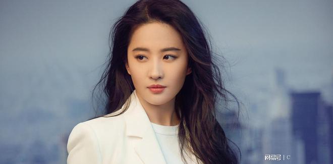 刘亦菲曾在韩国遭校园霸凌, 背后原因令人愤怒, 勇敢反抗终获自救-刘亦菲在韩国红吗