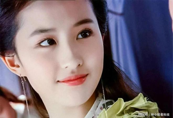 刘亦菲曾被韩国女生霸凌：揪她头发，或者在她背上乱画东西！-刘亦菲韩国网友评论视频