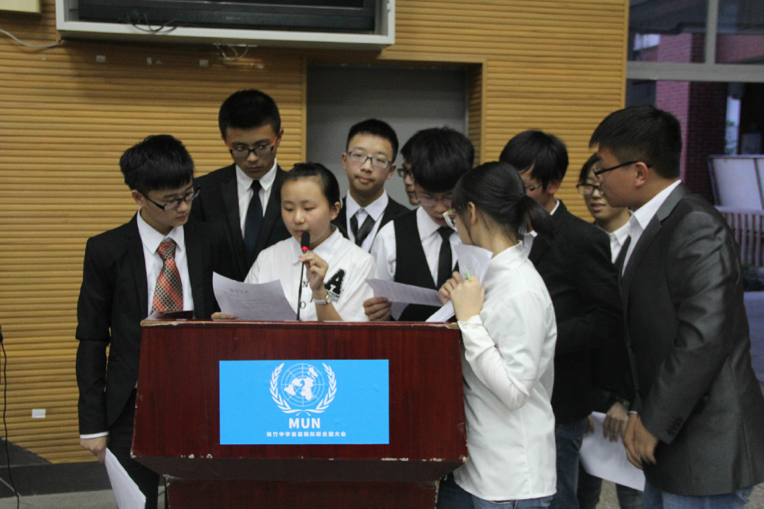 校方回应13岁学生已是公司老板，老师感到意外，网友：我还在打工（十几岁创业的女孩）