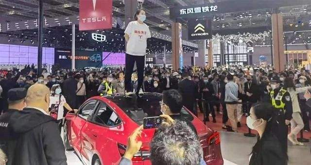 亏了5亿个冰淇淋，宝马不冤（亏一个亿）