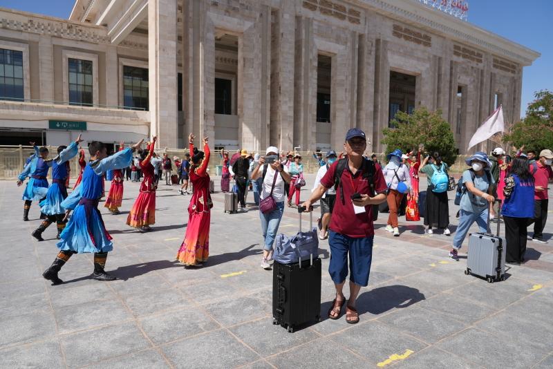 新疆和田：“皖和号”旅游专列来和 287名游客开心游和田-第一摩码资产待遇怎么样