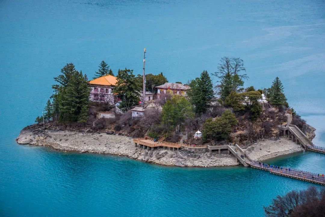 坐上了火车去拉萨，去看那最美的布达拉，这个夏天，一起去西藏！-哈尔滨到拉萨火车价格查询