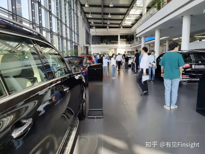 都说没钱，但豪车被买爆了（开豪车却没钱的人）