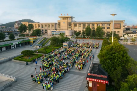 国铁济南局暑期首趟研学旅游专列开启-中国铁路公司济南局招聘