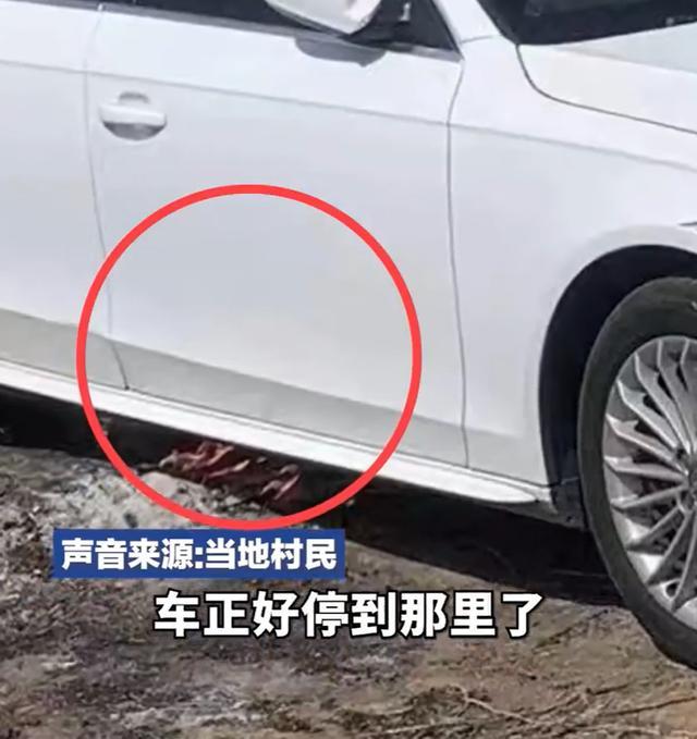 市民上坟奥迪车停墓地旁被烧成空壳，当地村民：路上很堵，消防队上不来（奥迪车主被焚烧）