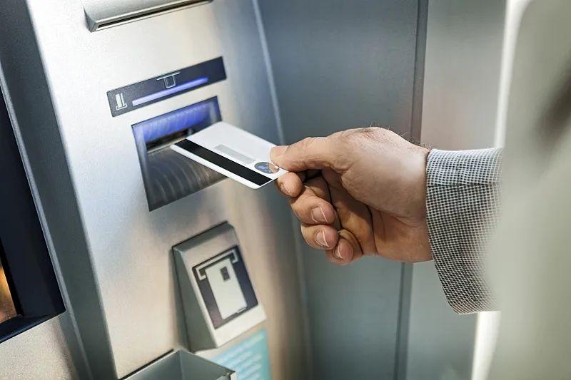 利率高出0.4%，“存款特种兵”跨省储蓄-什么时候去银行存款利率高