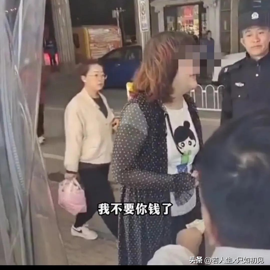 烤肠一根3元两根5元，女子要2.5元买一根，商贩不肯女子告他诈骗（2元一根的烤肠,究竟是什么肉?看完真相绝对吓你一跳!）