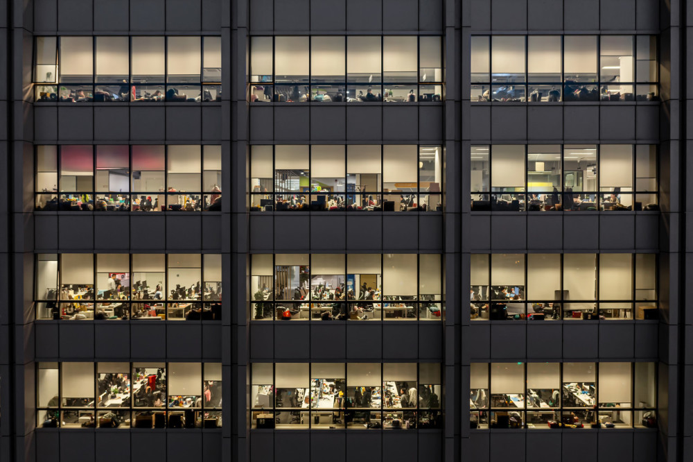 月入过万是什么水平：一季度20个行业招聘薪酬超1万，最高涨至2.5万-月入过万的工作是什么水平