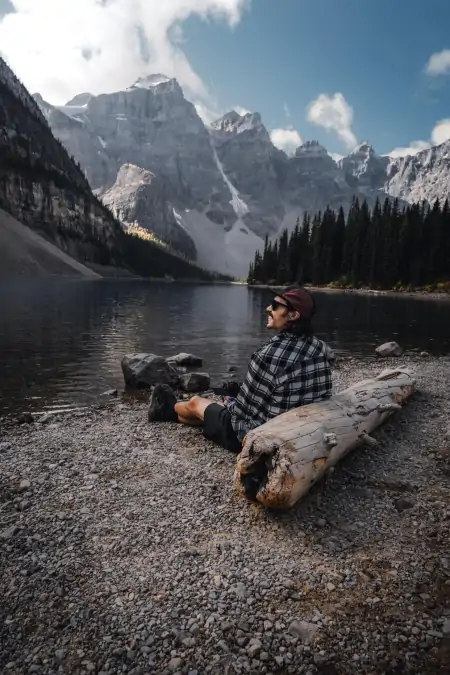 月入10万的年轻人，多吗-月入10万算有钱吗知乎小说