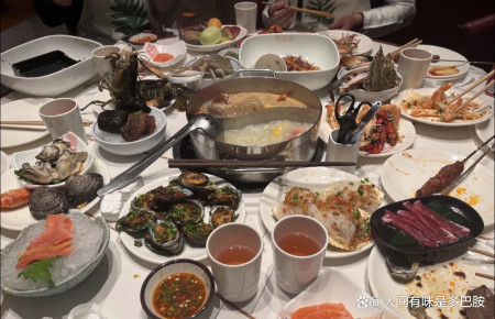 吃自助偷打包补交44543元餐费-吃自助偷打包补交44543元餐费