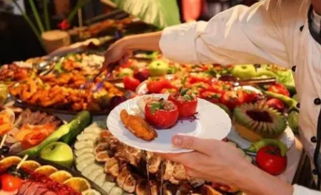 自助餐吃回本？员工透露：“套路”多，老板从不担心客人吃回本-自助餐都是什么套路