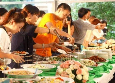 自助餐吃回本？员工透露：“套路”多，老板从不担心客人吃回本-自助餐都是什么套路