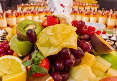 吃自助餐，4种“隐形贵菜”常被放在角落，看到不拿，老板偷着乐-自助餐里的隐形贵菜