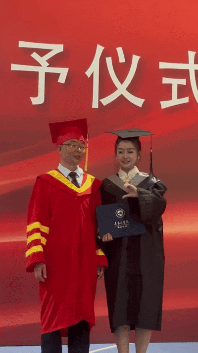 高校毕业典礼名场面：边吃席边毕业，“卧龙凤雏”爆火！（幼儿园毕业典礼食物图片）