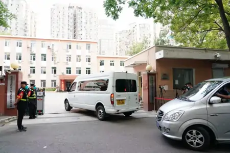 直击北京高考：海淀区考卷已押运至各考场，全程智能系统实时监控-北京高考难哭了