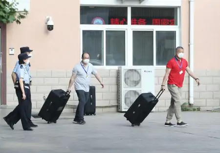 直击北京高考：海淀区考卷已押运至各考场，全程智能系统实时监控-北京高考难哭了