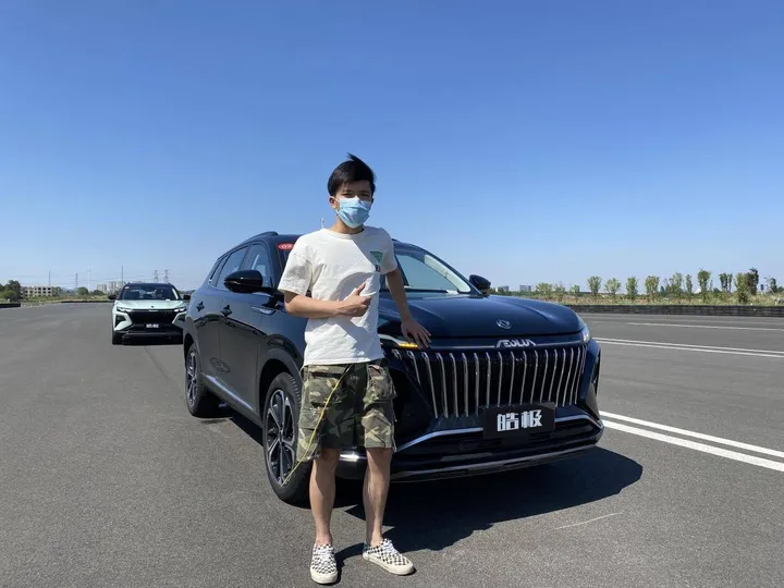 试驾官 | 评测东风风神皓极，真有实力还是徒有其表？-东风风神炫酷多少钱