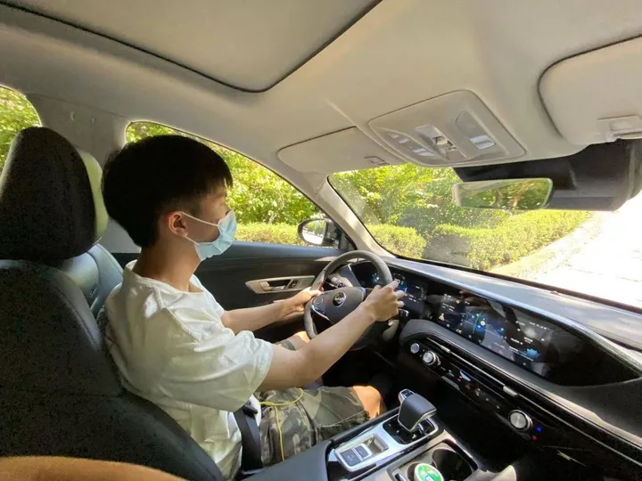 试驾官 | 评测东风风神皓极，真有实力还是徒有其表？-东风风神炫酷多少钱