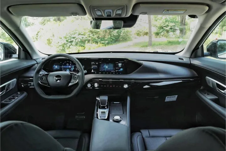 试驾官 | 评测东风风神皓极，真有实力还是徒有其表？-东风风神炫酷多少钱