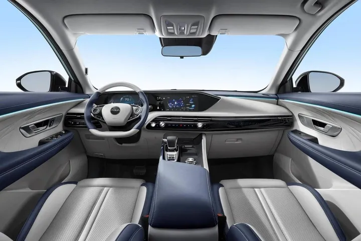 试驾官 | 评测东风风神皓极，真有实力还是徒有其表？-东风风神炫酷多少钱