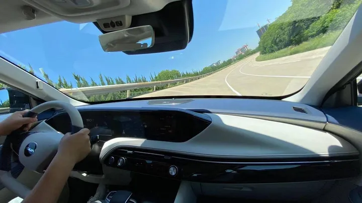 试驾官 | 评测东风风神皓极，真有实力还是徒有其表？-东风风神炫酷多少钱