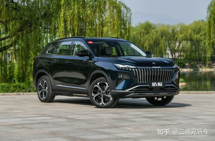 看颜值测空间，拼配置比动力，不到14万的风神皓极，值不值得买？-风神 suv