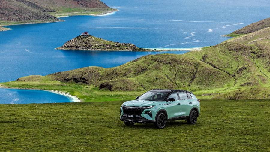 试驾东风风神皓极--13万级高端SUV见证40万级越级实力-东风风神ax7油耗多少钱一公里