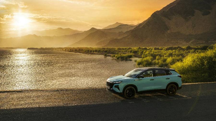 试驾东风风神皓极--13万级高端SUV见证40万级越级实力-东风风神ax7油耗多少钱一公里