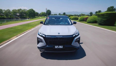 混合动力，空间实用，东风风神皓极亮点多-东风风神奕炫max油电混动