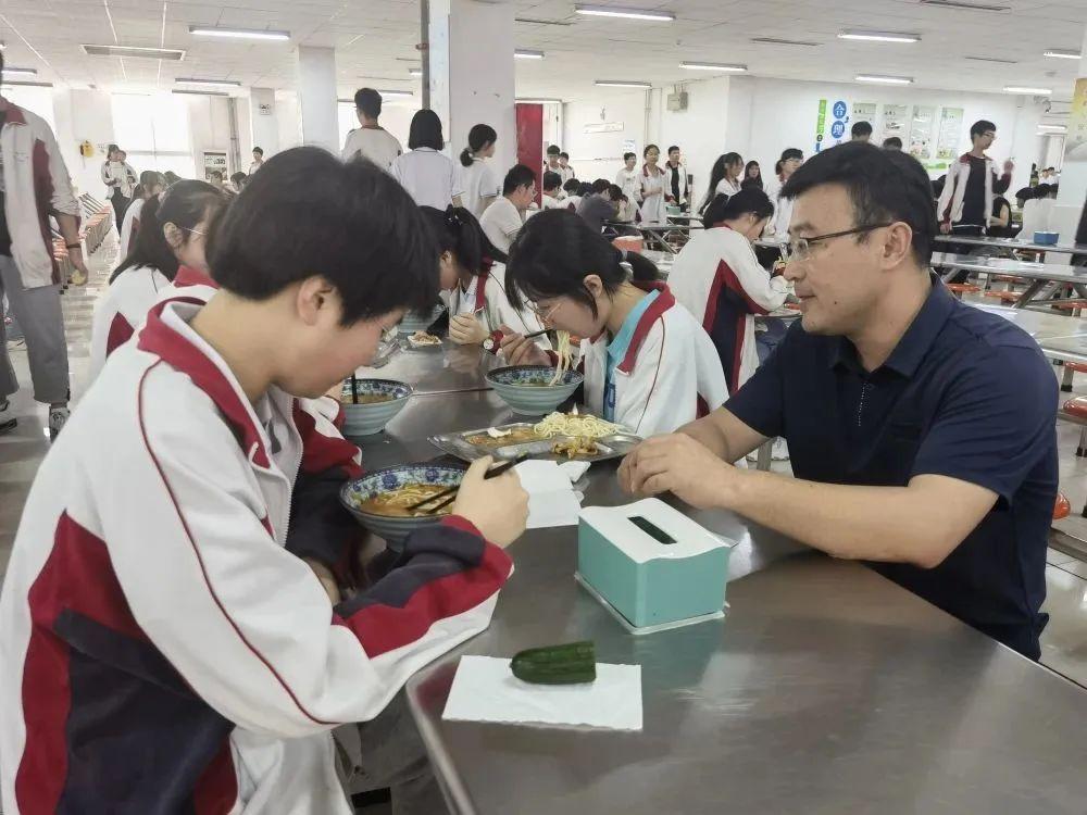 昌乐教师暖心助力高三学子迎接“高光时刻”-昌乐教师暖心助力心得体会感悟