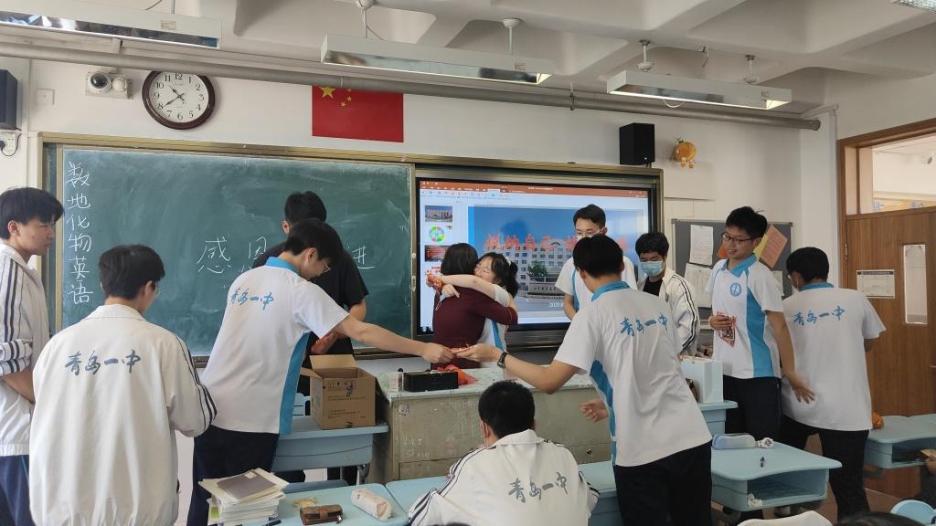 一声“妈”，胜万金！最后一课，青岛一中这群高三生别样谢师恩-青岛一中学校图片高清