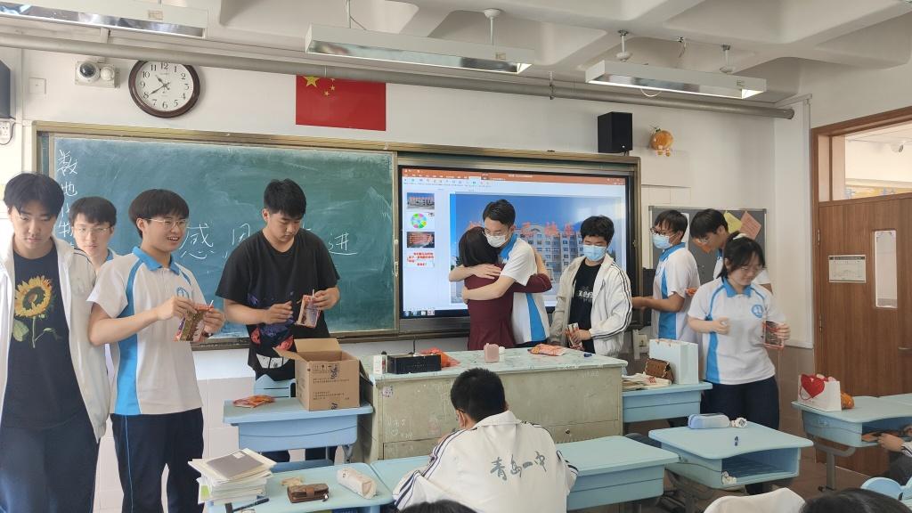 一声“妈”，胜万金！最后一课，青岛一中这群高三生别样谢师恩-青岛一中学校图片高清
