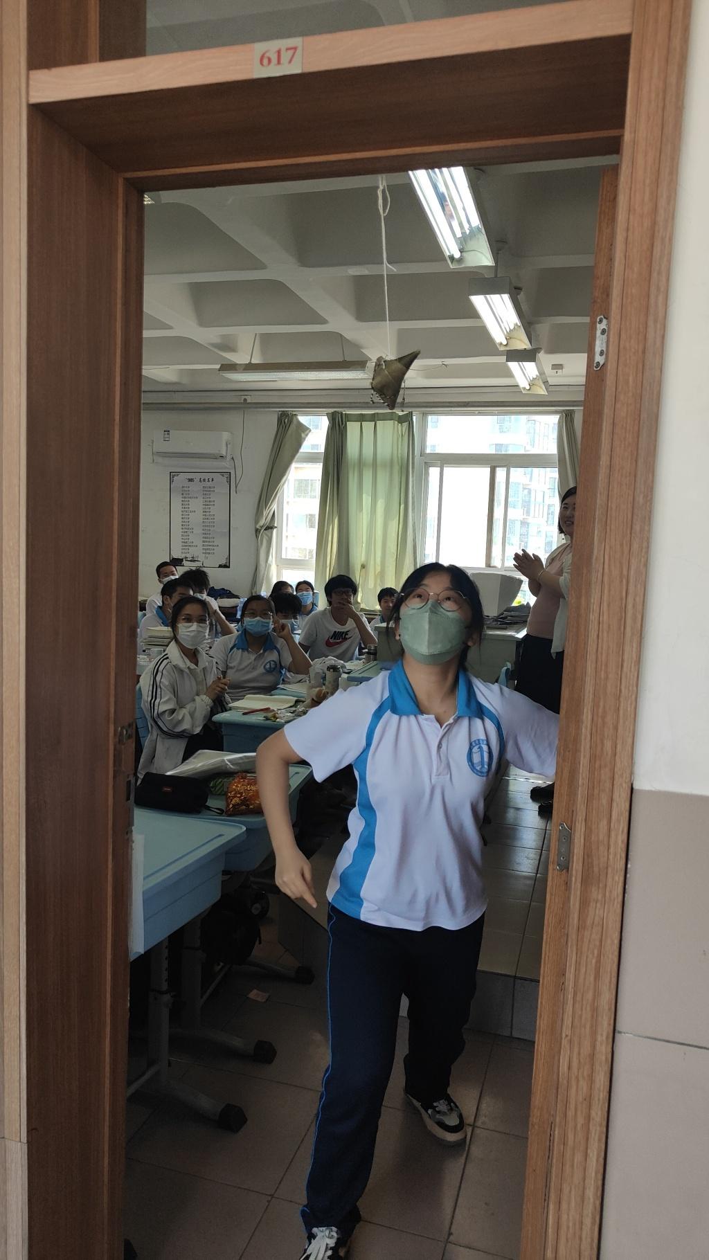 一声“妈”，胜万金！最后一课，青岛一中这群高三生别样谢师恩-青岛一中学校图片高清