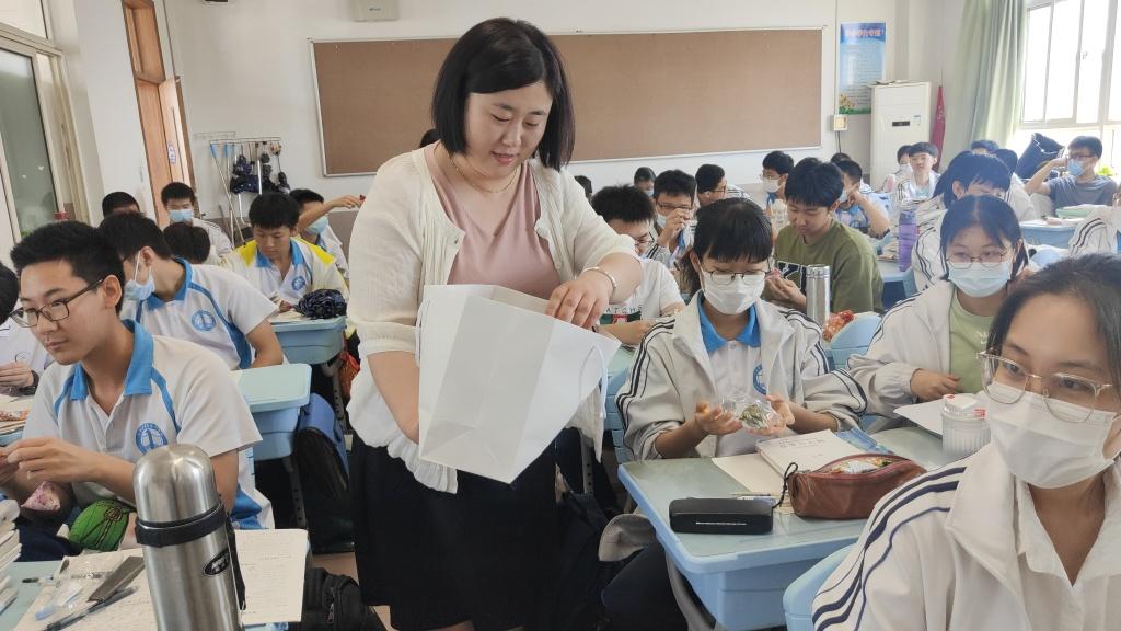 一声“妈”，胜万金！最后一课，青岛一中这群高三生别样谢师恩-青岛一中学校图片高清