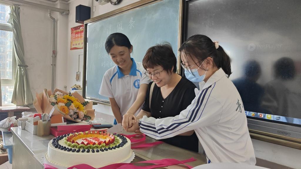 一声“妈”，胜万金！最后一课，青岛一中这群高三生别样谢师恩-青岛一中学校图片高清