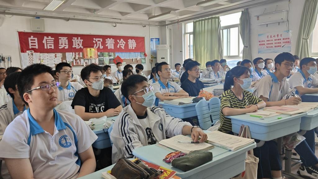 一声“妈”，胜万金！最后一课，青岛一中这群高三生别样谢师恩-青岛一中学校图片高清