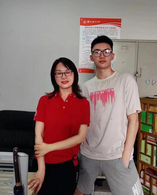 扣进清华背后的故事 | 这场双向奔赴的绵阳南山师生之旅，太美了-绵阳南山学校地址查询