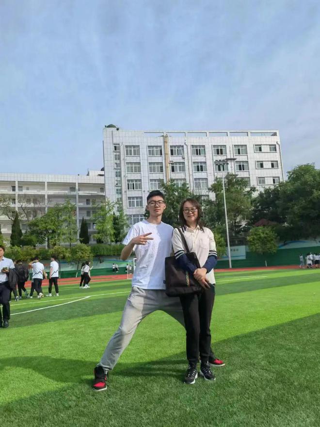 扣进清华背后的故事 | 这场双向奔赴的绵阳南山师生之旅，太美了-绵阳南山学校地址查询