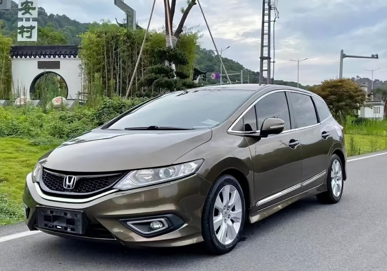 车震去哪儿？东风本田经销商借车震宣传被罚8万，宣传也要有底线-轿车里嘿嘿前排还是后排方便