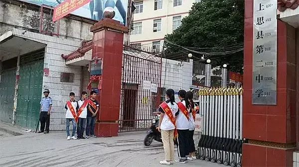 34岁备战高考，复读12年只为上清华，人生真的没有回头路吗？-男子复读13年33岁再进考场 今年他如愿了吗?