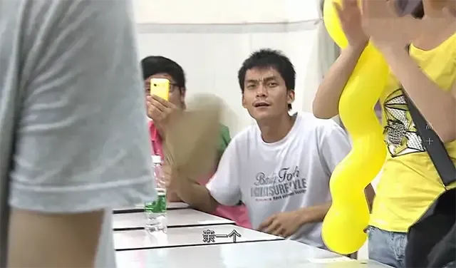 34岁备战高考，复读12年只为上清华，人生真的没有回头路吗？-男子复读13年33岁再进考场 今年他如愿了吗?