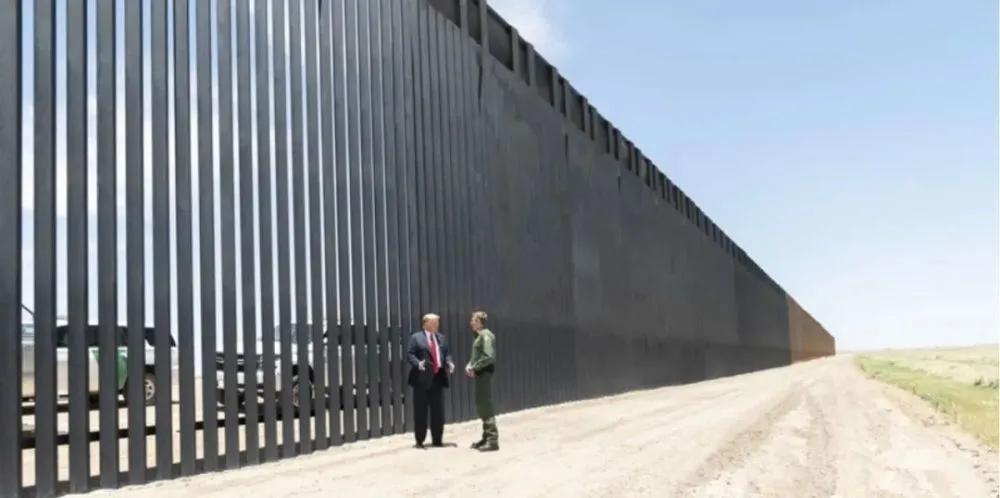 人类的牢笼，动物的地狱：大火中羊群死于边境网，劣猴入园遭群欺-牢笼里的人类图片